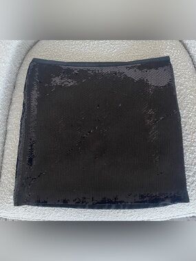 Theory Black Sequin Mini Skirt. Size 00/size xxs. Like new.